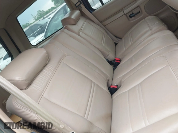 2000 Ford Explorer with VIN 1FMZU64PXYZA85549, listed as a IAAI auction lot 42439504 with 141,315 mi miles and . Bid and sale history available at DreamBid. Image 8.
