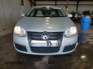 2010 Volkswagen Jetta Limited Edition z VIN 3VWRZ7AJ2AM162561, wystawiony jako Copart lot #64070645 z przebiegiem 22 361 mil mil oraz Szkoda całkowita • Salvage title. Historia ofert i sprzedaży dostępna na DreamBid. Obrazek 5.