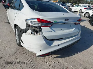 2017 Ford Fusion SE with VIN 3FA6P0HD6HR262443, listed as a IAAI auction lot 41041687 with 145,267 mi miles. Bid and sale history available at carsss.com. Image 17.