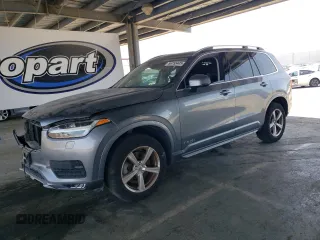 2017 Volvo XC90 Momentum z VIN YV4102KK9H1111180, wystawiony jako Copart lot #56755445 z przebiegiem 28 205 mil mil oraz Szkoda całkowita • Salvage title. Historia ofert i sprzedaży dostępna na DreamBid. Obrazek 1.