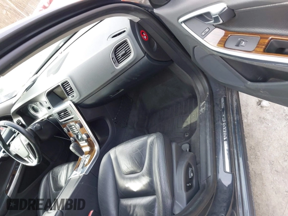 2012 Volvo S60 T6 with VIN YV1902FH8C2040412, listed as a IAAI auction lot 41739075 with 115,215 mi miles. Bid and sale history available at carsss.com. Image 5.