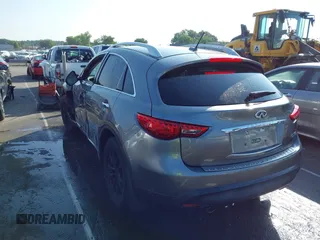 2017 Infiniti QX70 z VIN JN8CS1MW4HM410322, wystawiony jako IAAI lot #42285313 z przebiegiem 126 031 mil mil oraz . Historia ofert i sprzedaży dostępna na DreamBid. Obrazek 3.
