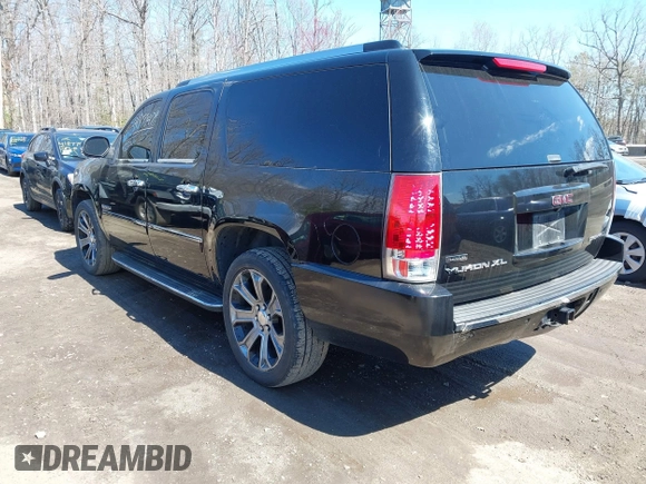 2011 GMC Yukon XL Denali with VIN 1GKS2MEF9BR175678, listed as a IAAI auction lot 41878478 with 226,715 mi miles. Bid and sale history available at carsss.com. Image 3.