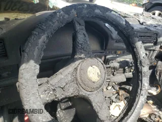 1987 BMW 3 Series z VIN WBABB2303H1943139, wystawiony jako Copart lot #65233074 z przebiegiem Nie podano mil oraz Nie do naprawy • Non repairable. Historia ofert i sprzedaży dostępna na DreamBid. Obrazek 9.
