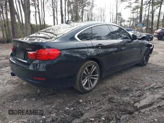 2017 BMW 4 Series 430i xDrive z VIN WBA4F9C54HG440122, wystawiony jako IAAI lot #41615681 z przebiegiem 121 938 mil mil oraz . Historia ofert i sprzedaży dostępna na DreamBid. Obrazek 4.