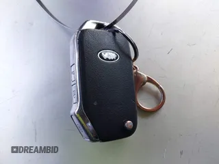 2021 Kia Sorento LX z VIN 5XYRG4LC5MG021586, wystawiony jako IAAI lot #42000187 z przebiegiem 81 046 mil mil oraz . Historia ofert i sprzedaży dostępna na DreamBid. Obrazek 11.