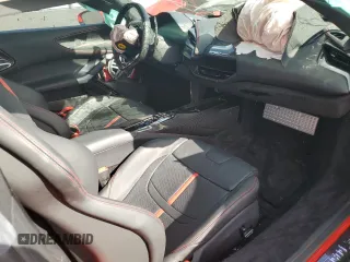 2023 Ferrari SF90 z VIN ZFF95NLAXP0291614, wystawiony jako Copart lot #83805524 z przebiegiem 719 mil mil oraz Szkody całkowita. Historia ofert i sprzedaży dostępna na DreamBid. Obrazek 8.