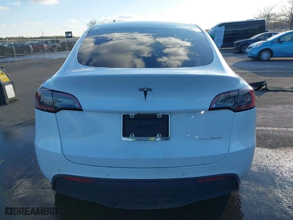 2022 Tesla Model Y Long Range with VIN 7SAYGDEE3NF331645, listed as a IAAI auction lot 41544940 with NaN miles. Bid and sale history available at carsss.com. Image 15.