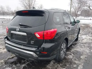 2020 Nissan Pathfinder SV with VIN 5N1DR2BM1LC638002, listed as a IAAI auction lot 41556190 with 121,386 mi miles. Bid and sale history available at carsss.com. Image 4.