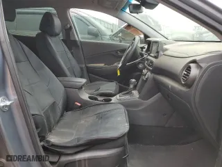 2020 Hyundai Kona SE with VIN KM8K12AAXLU501821, listed as a Copart auction lot 47830955 with 43,142 mi miles and Salvage Title. Bid and sale history available at carsss.com. Image 7.