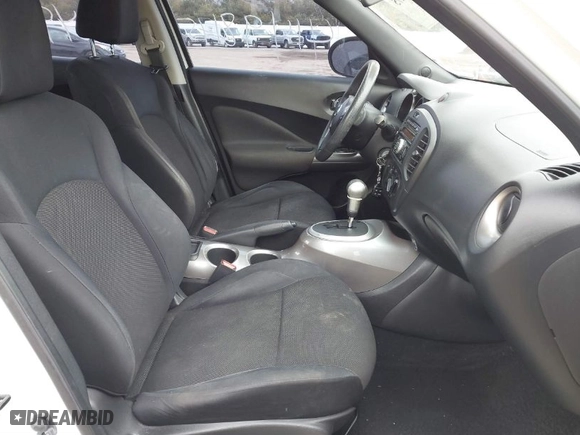 2011 Nissan Juke SL with VIN JN8AF5MR1BT017436, listed as a IAAI auction lot 41498175 with 183,176 mi miles. Bid and sale history available at carsss.com. Image 5.
