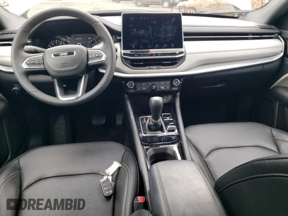2025 Jeep Compass Limited z VIN 3C4NJDCN5ST525403, wystawiony jako Copart lot #64829565 z przebiegiem 7 790 mil mil oraz Czysty tytuł • Clean title. Historia ofert i sprzedaży dostępna na DreamBid. Obrazek 8.
