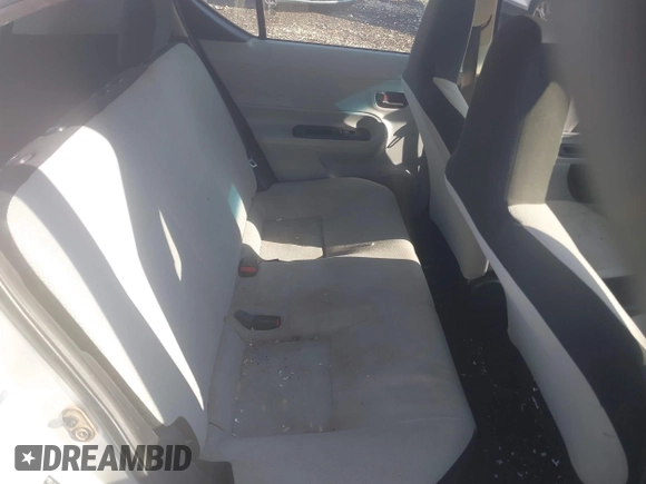 2014 Toyota Prius One z VIN JTDKDTB31E1563677, wystawiony jako IAAI lot #42134898 z przebiegiem 233 201 mil mil oraz . Historia ofert i sprzedaży dostępna na DreamBid. Obrazek 8.