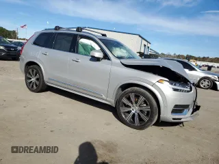 2024 Volvo XC90 Plus Bright Theme z VIN YV4062PE9R1236095, wystawiony jako Copart lot #84622444 z przebiegiem Nie podano mil oraz Szkoda całkowita • Salvage title. Historia ofert i sprzedaży dostępna na DreamBid. Obrazek 4.