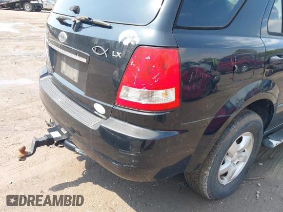 2006 Kia Sorento LX with VIN KNDJD733965650982, listed as a IAAI auction lot 42005208 with 189,991 mi miles and . Bid and sale history available at DreamBid. Image 6.