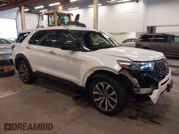 2022 Ford Explorer ST-Line with VIN 1FMSK8KHXNGB57162, listed as a IAAI auction lot 41491271 with 57,712 mi miles. Bid and sale history available at carsss.com. Image 1.