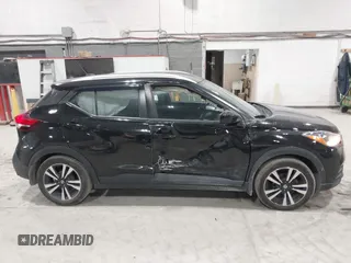 2020 Nissan Kicks SV with VIN 3N1CP5CVXLL556968, listed as a IAAI auction lot 41691274 with 107,040 mi miles. Bid and sale history available at carsss.com. Image 13.