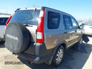 2006 Honda CR-V EX with VIN JHLRD78876C024692, listed as a IAAI auction lot 42052263 with 220,214 mi miles and . Bid and sale history available at carsss.com. Image 4.