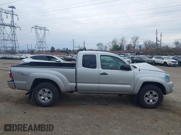 2009 Toyota Tacoma with VIN 5TEUU42NX9Z633141, listed as a IAAI auction lot 41911512 with 102,602 mi miles. Bid and sale history available at carsss.com. Image 13.