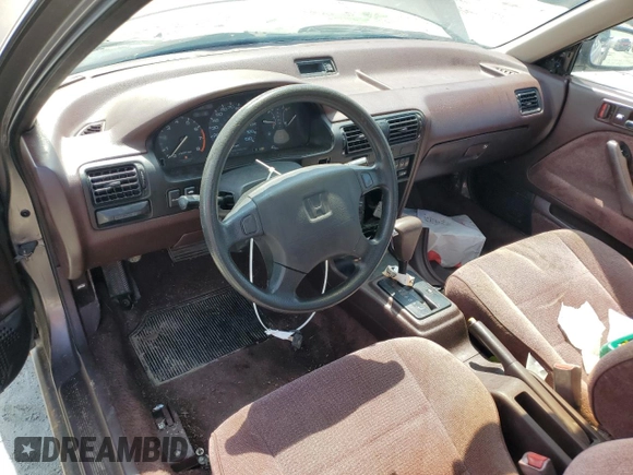 1992 Honda Accord z VIN 1HGCB7277NA019206, wystawiony jako Copart lot #54077035 z przebiegiem 227 766 mil mil oraz Szkoda całkowita • Salvage title. Historia ofert i sprzedaży dostępna na DreamBid. Obrazek 8.