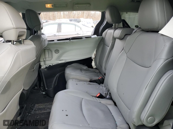 2025 Toyota Sienna XLE with VIN 5TDYRKEC2SS235037, listed as a Copart auction lot 42732585 with 2,347 mi miles and Salvage Title. Bid and sale history available at carsss.com. Image 12.