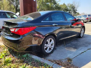 2011 Hyundai Sonata SE with VIN 5NPEC4AC6BH002791, listed as a IAAI auction lot 41705710 with 222,753 mi miles. Bid and sale history available at carsss.com. Image 4.