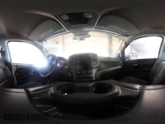 2019 Ram 1500 Tradesman z VIN 1C6RRFCG9KN677067, wystawiony jako IAAI lot #40993768 z przebiegiem 45 282 mil mil oraz . Historia ofert i sprzedaży dostępna na DreamBid. Obrazek 18.