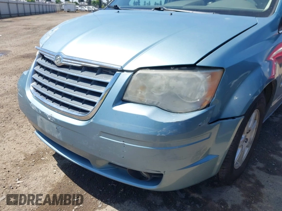 2010 Chrysler Town & Country Touring with VIN 2A4RR5D15AR278293, listed as a IAAI auction lot 41992405 with 125,529 mi miles. Bid and sale history available at carsss.com. Image 19.