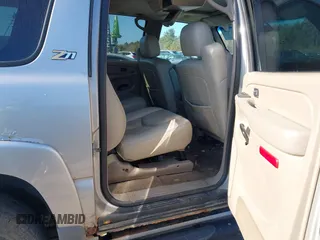 2004 Chevrolet Suburban Z71 with VIN 3GNFK16T94G306117, listed as a IAAI auction lot 41802606 with 172,269 mi miles. Bid and sale history available at carsss.com. Image 8.