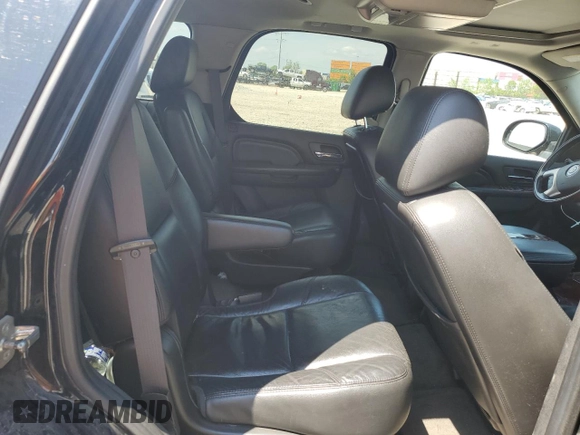 2011 Cadillac Escalade Luxury z VIN 1GYS4BEF0BR362084, wystawiony jako Copart lot #57265385 z przebiegiem 158 121 mil mil oraz Szkoda całkowita • Salvage title. Historia ofert i sprzedaży dostępna na DreamBid. Obrazek 11.