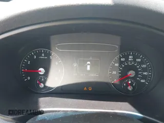 2017 Kia Sorento LX z VIN 5XYPGDA51HG330957, wystawiony jako IAAI lot #42189378 z przebiegiem 139 835 mil mil oraz . Historia ofert i sprzedaży dostępna na DreamBid. Obrazek 7.