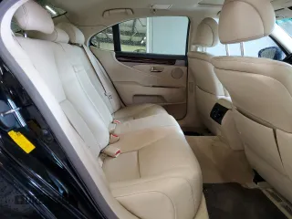 2013 Lexus LS 460 z VIN JTHCL5EF2D5016819, wystawiony jako Copart lot #56473145 z przebiegiem 102 293 mil mil oraz Szkody całkowita. Historia ofert i sprzedaży dostępna na DreamBid. Obrazek 10.