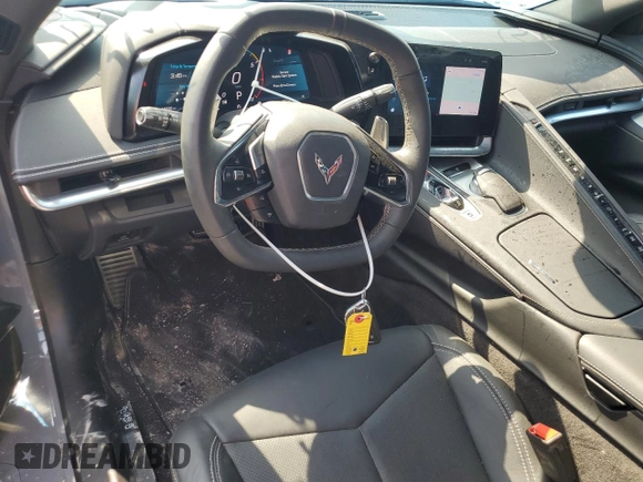 2024 Chevrolet Corvette 1LT z VIN 1G1YA2D43R5113488, wystawiony jako Copart lot #54343325 z przebiegiem 13 770 mil mil oraz Szkoda całkowita • Salvage title. Historia ofert i sprzedaży dostępna na DreamBid. Obrazek 8.