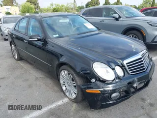 2008 Mercedes-Benz E 350 Luxury z VIN WDBUF56X48B192345, wystawiony jako IAAI lot #42242293 z przebiegiem 76 489 mil mil oraz . Historia ofert i sprzedaży dostępna na DreamBid. Obrazek 1.
