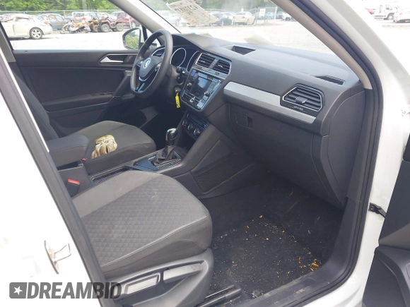 2018 Volkswagen Tiguan S с VIN 3VV1B7AX6JM052719, выставлен на аукционе IAAI как лот 42376937 с пробегом 91 429 миль миль и . История ставок и продаж доступна на DreamBid. Изображение 5.