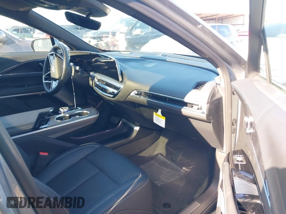 2024 Cadillac LYRIQ Luxury z VIN 1GYKPSRL0RZ127699, wystawiony jako IAAI lot #41358921 z przebiegiem 1114 mil mil oraz . Historia ofert i sprzedaży dostępna na DreamBid. Obrazek 5.