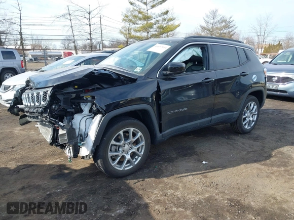 2024 Jeep Compass Latitude Lux with VIN 3C4NJDFN0RT140417, listed as a IAAI auction lot 41657031 with 4,449 mi miles and . Bid and sale history available at DreamBid. Image 17.