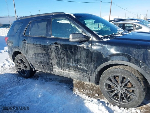 2018 Ford Explorer XLT with VIN 1FM5K8D8XJGA96528, listed as a IAAI auction lot 41382927 with 77,809 mi miles. Bid and sale history available at carsss.com. Image 6.