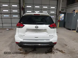 2017 Nissan Rogue SV z VIN KNMAT2MV4HP615103, wystawiony jako IAAI lot #41935754 z przebiegiem 142 770 mil mil oraz . Historia ofert i sprzedaży dostępna na DreamBid. Obrazek 17.