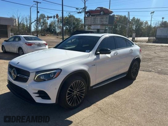 2019 Mercedes-Benz GLC with VIN WDC0J6EB1KF532622, listed as a Copart auction lot 82469304 with 56,211 mi miles and Clean Title. Bid and sale history available at carsss.com. Image 2.