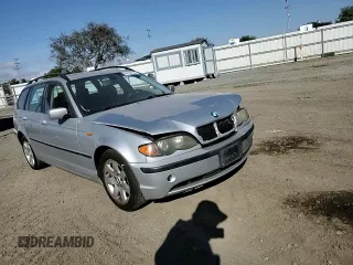 2004 BMW 3 Series 325xi with VIN WBAEP334X4PF04053, listed as a Copart auction lot 84766134 with 260,954 mi miles and Salvage Title. Bid and sale history available at carsss.com. Image 10.