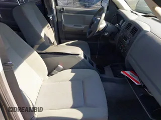 2006 Dodge Dakota ST z VIN 1D7HE28K76S560008, wystawiony jako IAAI lot #42176260 z przebiegiem 199 518 mil mil oraz . Historia ofert i sprzedaży dostępna na DreamBid. Obrazek 5.
