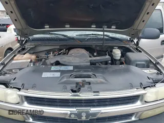 2005 Chevrolet Suburban LT with VIN 3GNEC16Z95G126134, listed as a IAAI auction lot 42048041 with 214,792 mi miles. Bid and sale history available at carsss.com. Image 10.