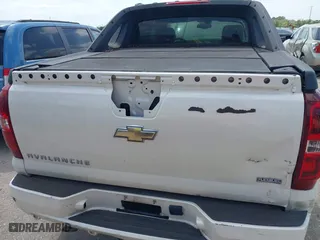2008 Chevrolet Avalanche LT w/2LT with VIN 3GNEC12028G250998, listed as a IAAI auction lot 42056165 with 273,777 mi miles. Bid and sale history available at carsss.com. Image 6.