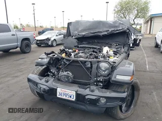 2023 Jeep Gladiator Overland с VIN 1C6HJTFG1PL562849, выставлен на аукционе IAAI как лот 42076164 с пробегом 24 942 миль миль и . История ставок и продаж доступна на DreamBid. Изображение 6.
