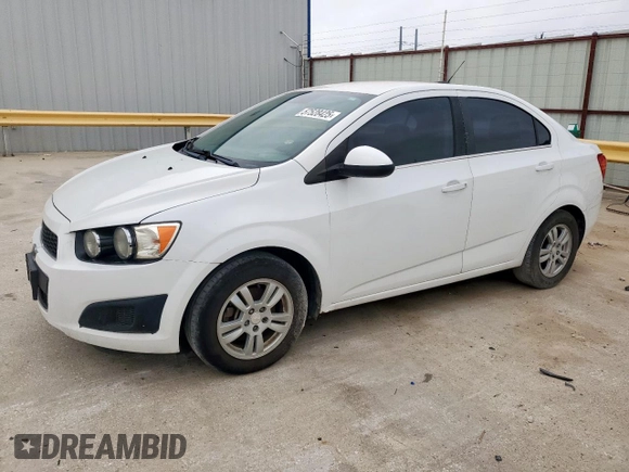 2015 Chevrolet Sonic LT z VIN 1G1JC5SH4F4155477, wystawiony jako Copart lot #57528425 z przebiegiem 141 105 mil mil oraz Czysty tytuł • Clean title. Historia ofert i sprzedaży dostępna na DreamBid. Obrazek 1.