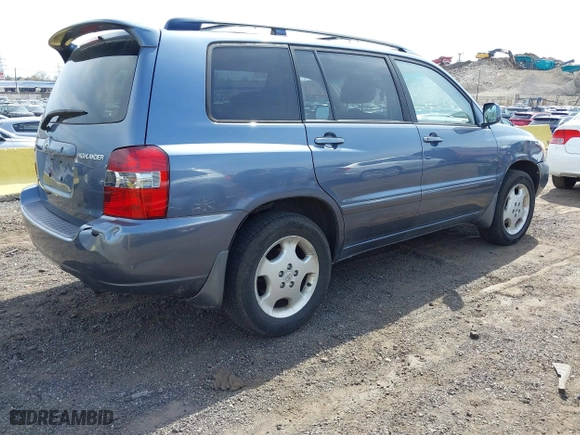 2004 Toyota Highlander with VIN JTEEP21A640041271, listed as a IAAI auction lot 42082940 with 208,548 mi miles. Bid and sale history available at carsss.com. Image 4.