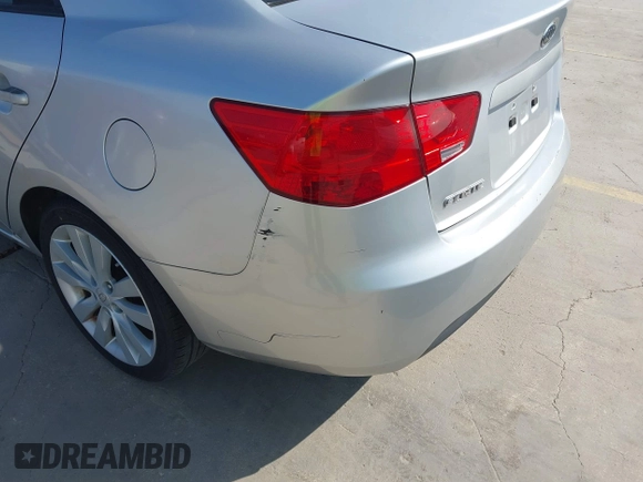 2010 Kia Forte SX с VIN KNAFW4A34A5116442, выставлен на аукционе IAAI как лот 42202552 с пробегом 133 303 миль миль и . История ставок и продаж доступна на DreamBid. Изображение 18.