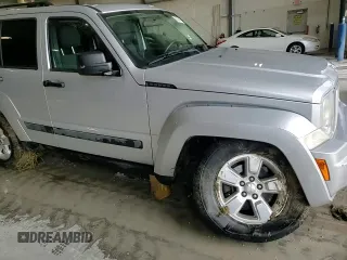 2011 Jeep Liberty Sport z VIN 1J4PN2GK6BW502136, wystawiony jako Copart lot #55778415 z przebiegiem 151 295 mil mil oraz Szkoda całkowita • Salvage title. Historia ofert i sprzedaży dostępna na DreamBid. Obrazek 14.