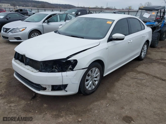 2014 Volkswagen Passat Wolfsburg Ed with VIN 1VWAS7A30EC119833, listed as a IAAI auction lot 41429589 with 181,630 mi miles. Bid and sale history available at carsss.com. Image 17.